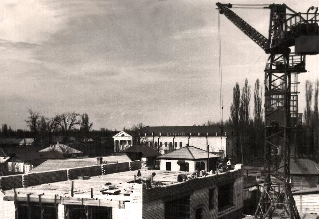2905 городу 65 лет